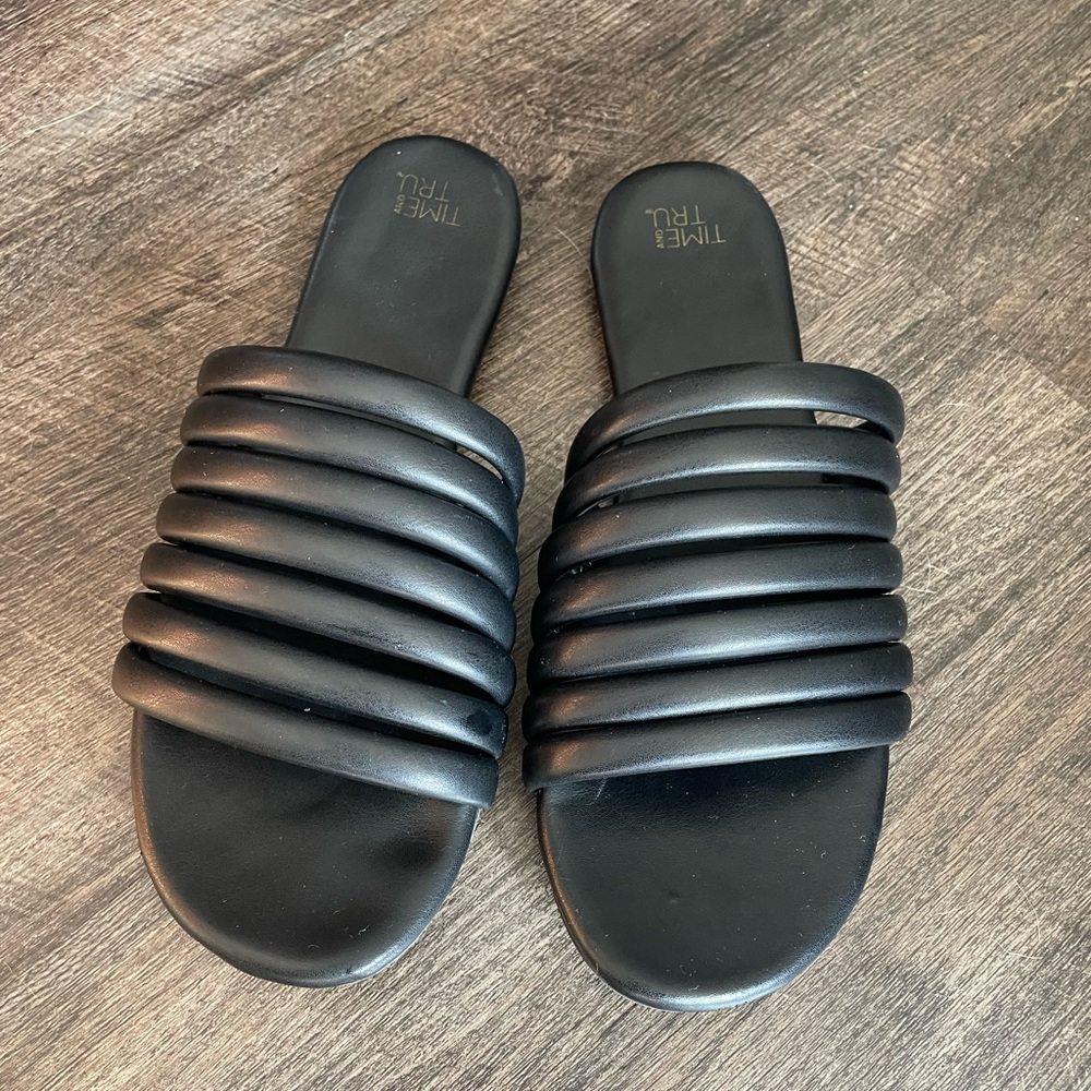 Time and Tru Black Slide Sandals